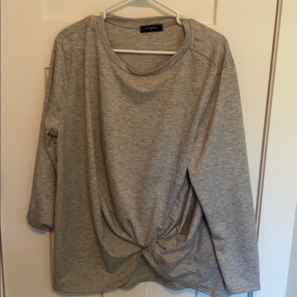 Long sleeves t shirt material with front knot - Picture 1 of 2
